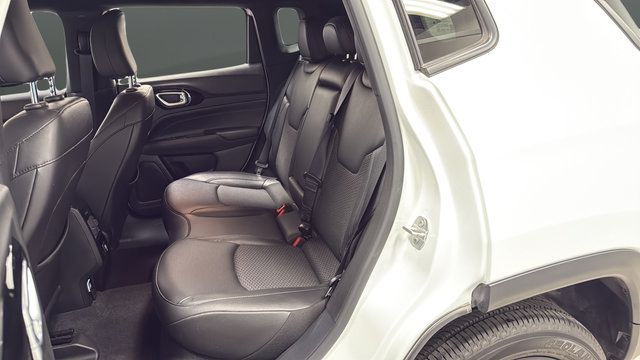 Used 2025 Jeep Compass Latitude w/ Altitude Special Edition AWD/4WD image 23