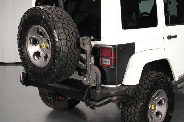 Used 2014 Jeep Wrangler Unlimited Rubicon w/ Connectivity Group AWD/4WD image 13