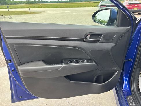 Used 2020 Hyundai Elantra Sport w/ Premium Package 02 FWD image 19