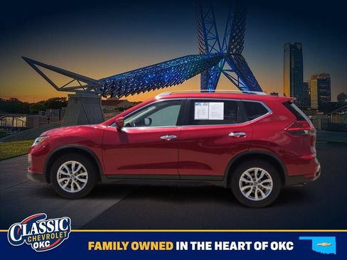 Used 2017 Nissan Rogue SV FWD image 4