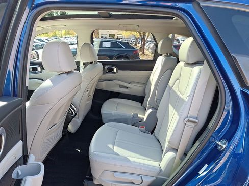 Used 2023 Kia Sorento SX image 11