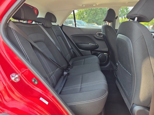 Used 2025 Hyundai Venue SEL FWD image 26
