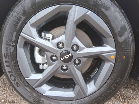 New 2026 Kia K4 FWD image 19