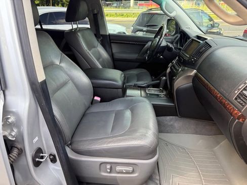 Used 2009 Toyota Land Cruiser image 58