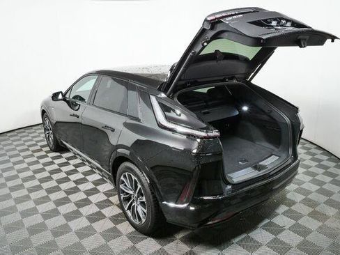 Used 2025 Cadillac Lyriq Sport AWD/4WD image 39
