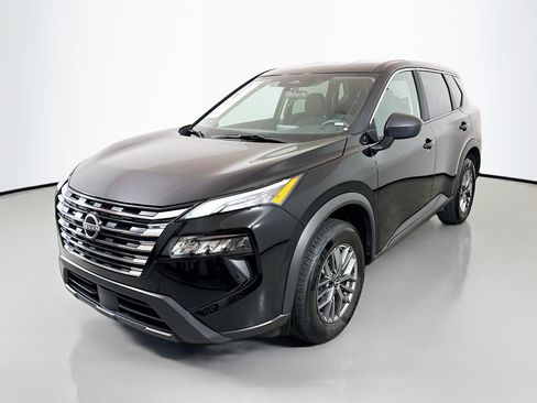 Used 2024 Nissan Rogue S AWD/4WD image 3