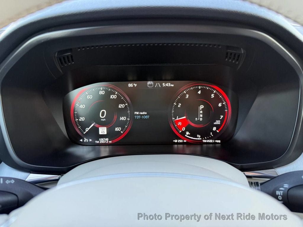 Used 2018 Volvo XC60 T5 Momentum w/ Vision Package AWD/4WD image 22