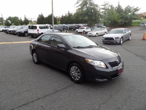 Used 2010 Toyota Corolla LE image 3