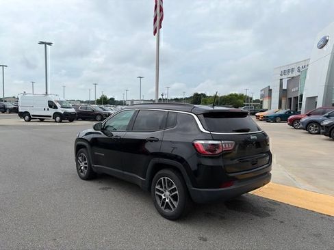 Used 2020 Jeep Compass Latitude FWD image 3