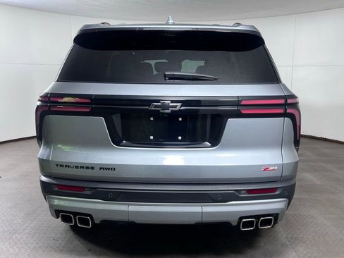 Used 2024 Chevrolet Traverse Z71 w/ Enhanced Driving Package AWD/4WD image 6