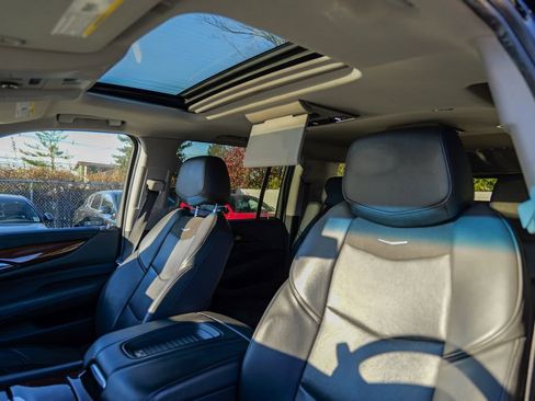 Used 2020 Cadillac Escalade ESV Luxury image 22