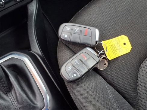 Used 2019 Jeep Renegade Altitude w/ Quick Order Package 2XM image 28