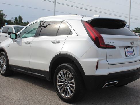 Used 2024 Cadillac XT4 Premium Luxury AWD/4WD image 7