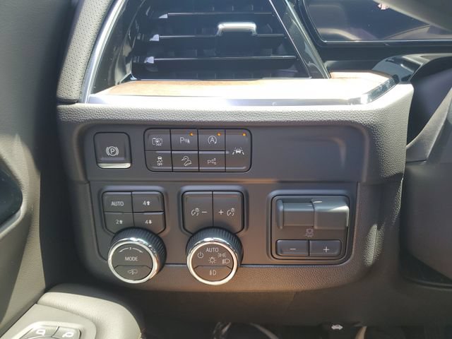 New 2026 Chevrolet Tahoe High Country w/ LPO, Illumination Package AWD/4WD image 21