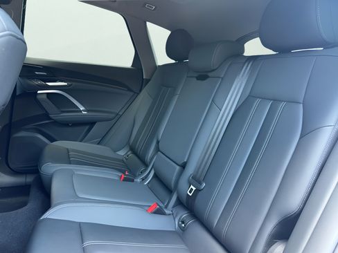Certified 2025 Audi Q5 Premium Plus w/ Premium Plus AWD/4WD image 43