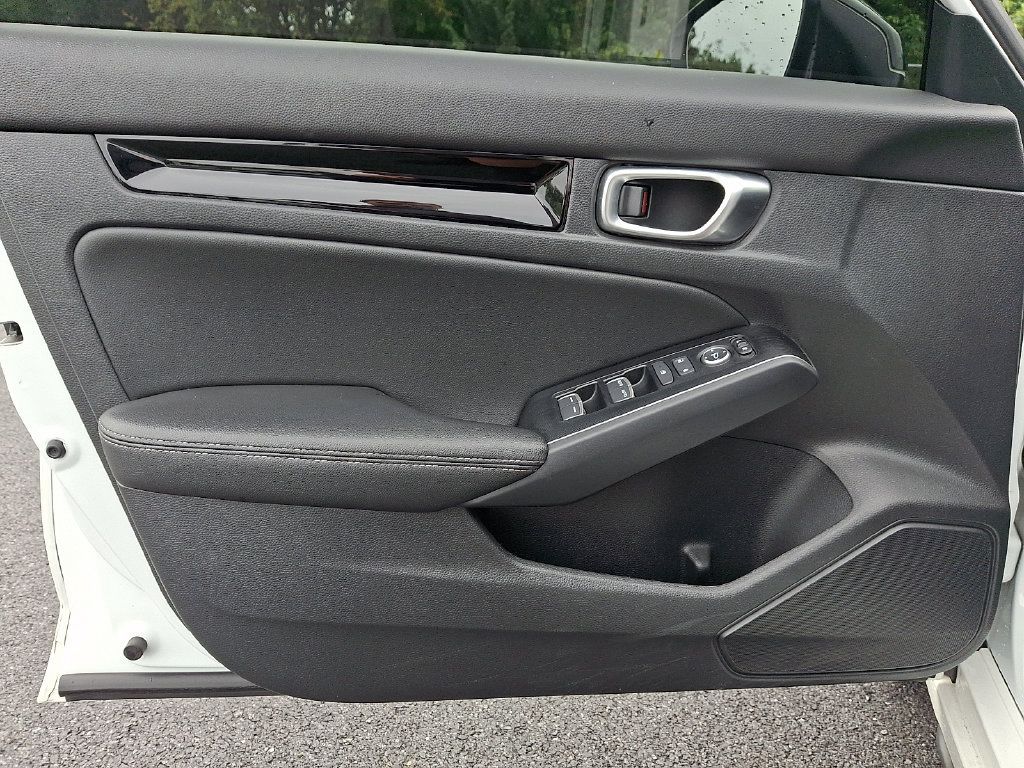 Used 2024 Honda Civic Sport Touring image 11