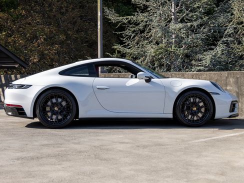 Used 2022 Porsche 911 Carrera GTS RWD image 12