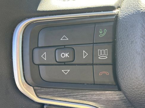 Used 2024 Jeep Wagoneer L Series II w/ Flexible Seating Group RWD image 26