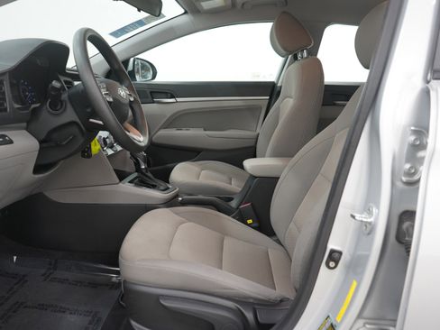 Used 2019 Hyundai Elantra SEL image 21