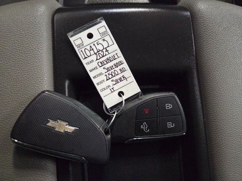 Used 2024 Chevrolet Silverado 2500 LT AWD/4WD image 49