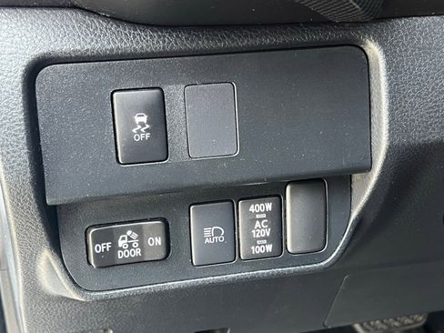 Used 2021 Toyota Tacoma TRD Sport w/ Technology Package image 24