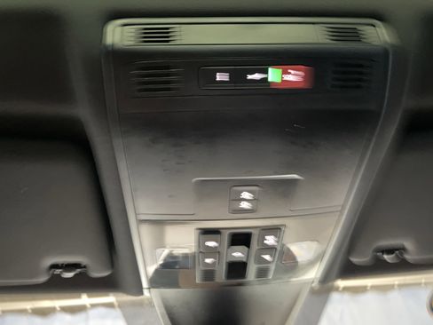Used 2022 Volkswagen Tiguan SEL R-Line image 24