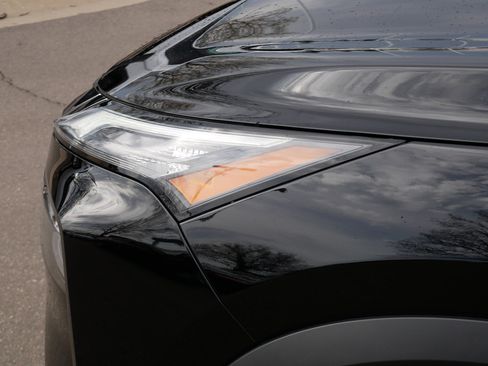 Used 2023 Nissan Rogue SV AWD/4WD image 16