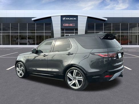 Used 2024 Land Rover Discovery Metropolitan Edition image 3