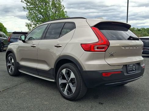 Used 2023 Volvo XC40 B5 Plus w/ Climate Package AWD/4WD image 4