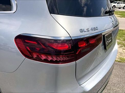 Used 2025 Mercedes-Benz GLS 450 4MATIC image 19