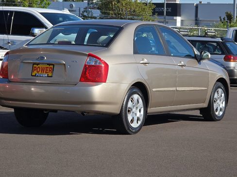 Used 2005 Kia Spectra EX FWD image 5