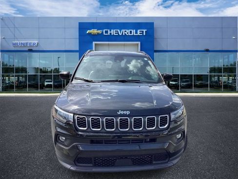Used 2024 Jeep Compass Latitude AWD/4WD image 4