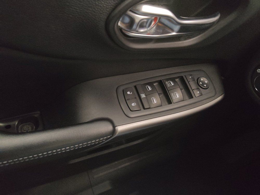 Used 2020 Jeep Cherokee Latitude Plus w/ Cold Weather Group AWD/4WD image 27