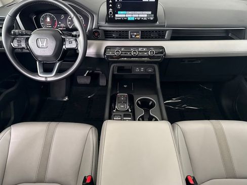 Certified 2025 Honda Pilot Touring image 9