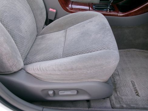 Used 2002 Toyota Camry XLE image 18