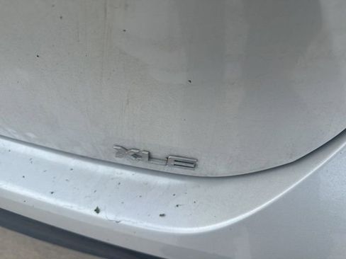 Used 2022 Toyota Highlander XLE image 4