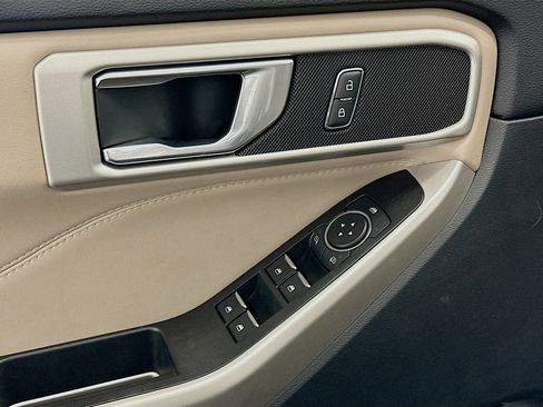 Used 2022 Ford Explorer XLT w/ Equipment Group 202A image 15