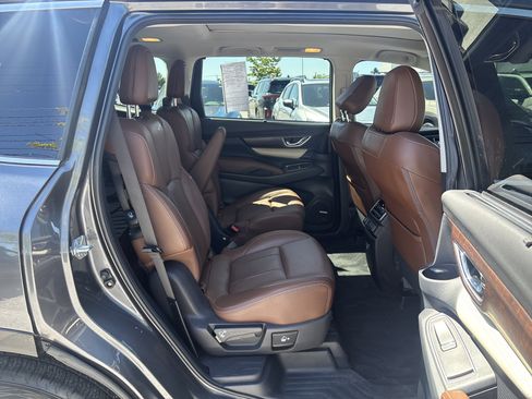 Certified 2022 Subaru Ascent Touring AWD/4WD image 23