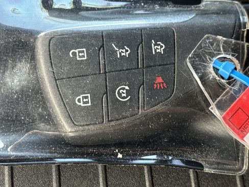 Used 2024 Chevrolet Suburban LT w/ Luxury Package image 36