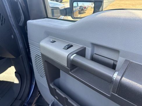 Used 2014 Ford F250 XLT w/ Snow Plow Prep Package image 26