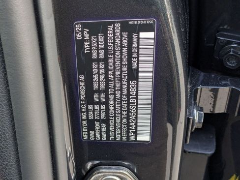 Certified 2025 Porsche Macan image 29