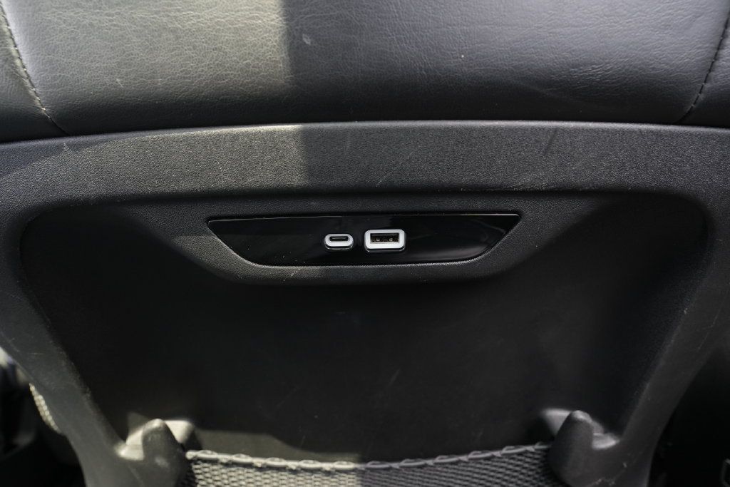 Used 2025 Chrysler Pacifica Limited FWD image 42