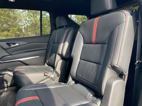 New 2026 Chevrolet Traverse RS w/ LPO, Floor Liner Package image 17