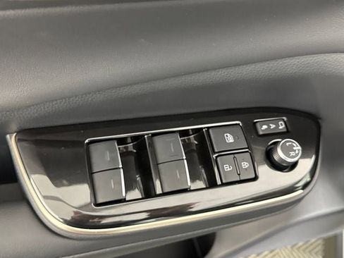 New 2026 Toyota Crown Signia image 25