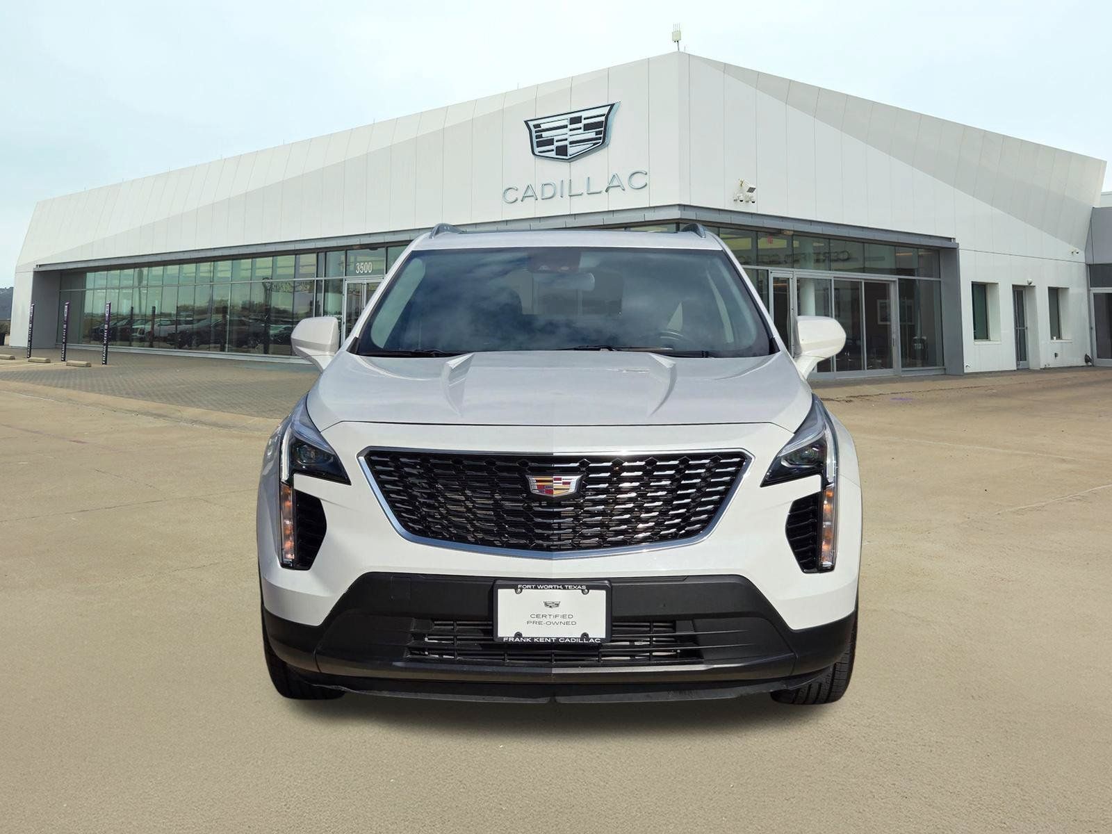Certified 2023 Cadillac XT4 Luxury w/ Cold Weather Package FWD image 2