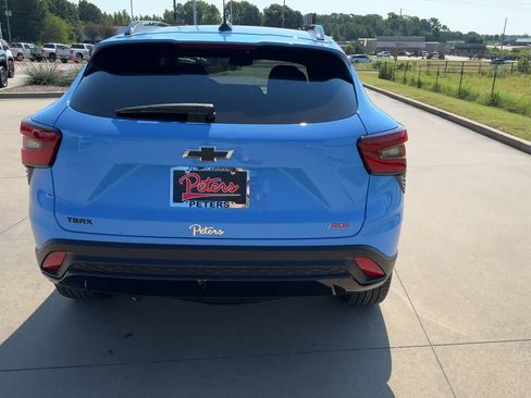 Used 2024 Chevrolet Trax RS w/ Sunroof Package FWD image 8