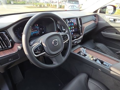 Certified 2023 Volvo XC60 B5 Ultimate image 7