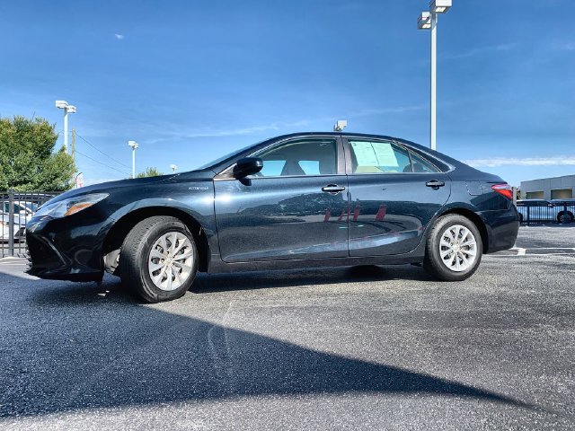 Used 2017 Toyota Camry LE FWD image 5