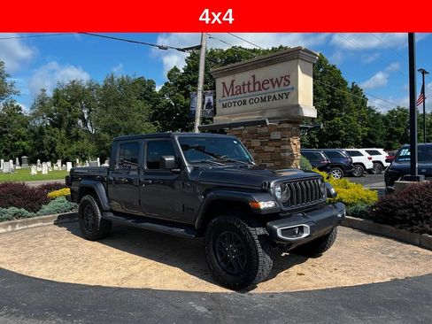Used 2024 Jeep Gladiator Sport AWD/4WD image 1