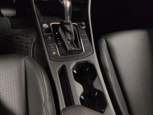 Used 2019 Volkswagen Jetta SEL FWD image 26